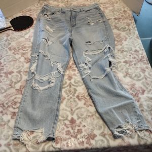American Eagle Light Wash Sz 12 Mom Jeans Ripped Torn Tear Used Denim  lots of r